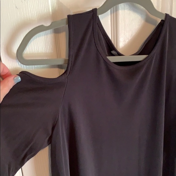 Cut Out Shoulder Dress - Picture 7 of 8